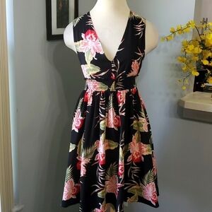 ROXY HAWIAN PRINT, vintage dress. Y2K cut out IN back. Size small. Summer style.